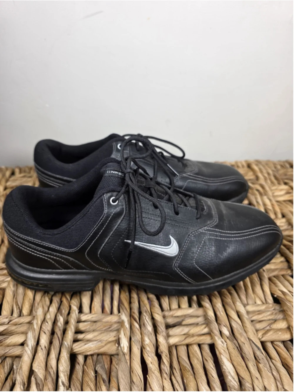 Nike Heritage Golf Shoes Mens 9W Wide Black Leather Soft Spikes 336041-001
